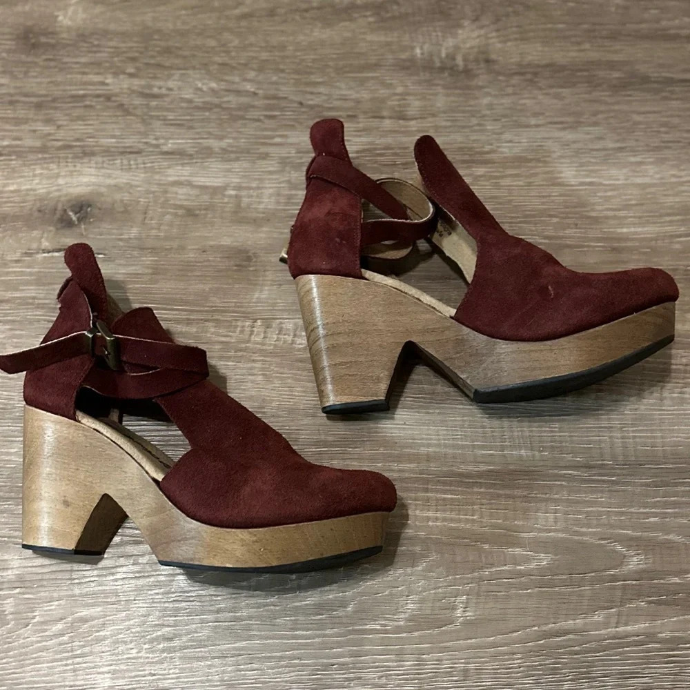 Free People // Burgundy Platform Cedar Clog in Oxblood